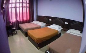 The Uni Garden Hotel  3*